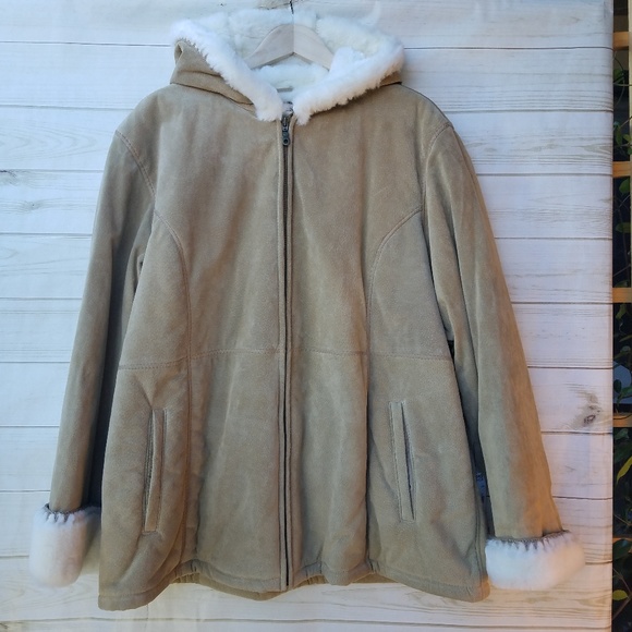 Wilsons Leather Jackets & Blazers - NWT Wilson's 2X suede hooded jacket fleece lined